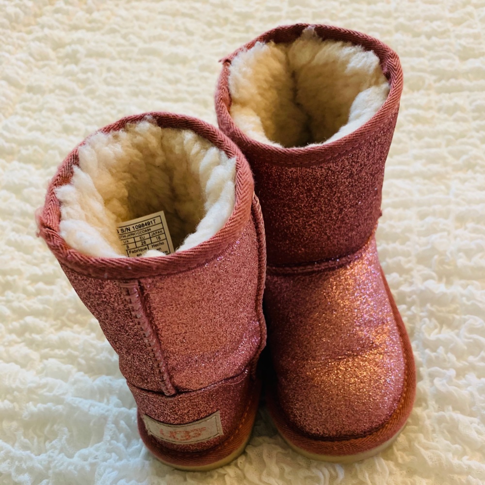 UGGS - sparkly pink!